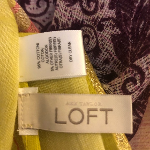 LOFT Scarf LN swirls & shiny Golds & Pink 28" x76" - Picture 4 of 8